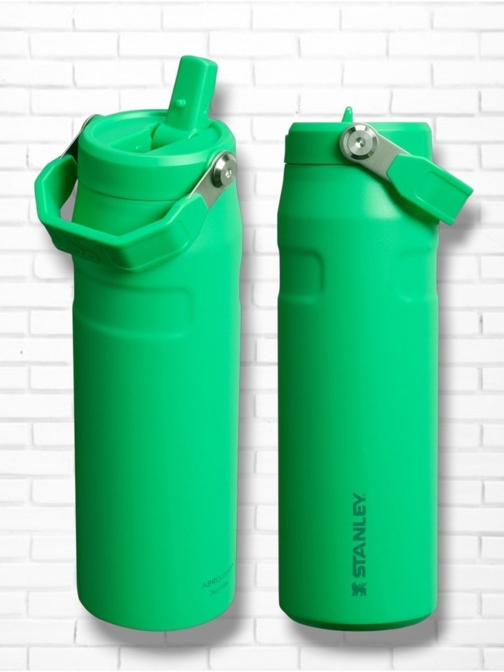 NEW! Stanley The IceFlow™ Emerald Green Bottle with Flip Straw Lid 24 Oz 710 mL